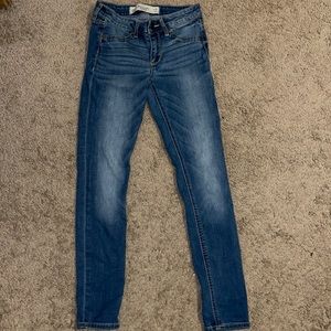 Abercrombie & Fitch skinny jeans in size 00s